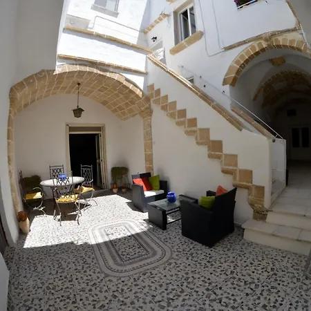 Palazzo Piccioli בית הארחה